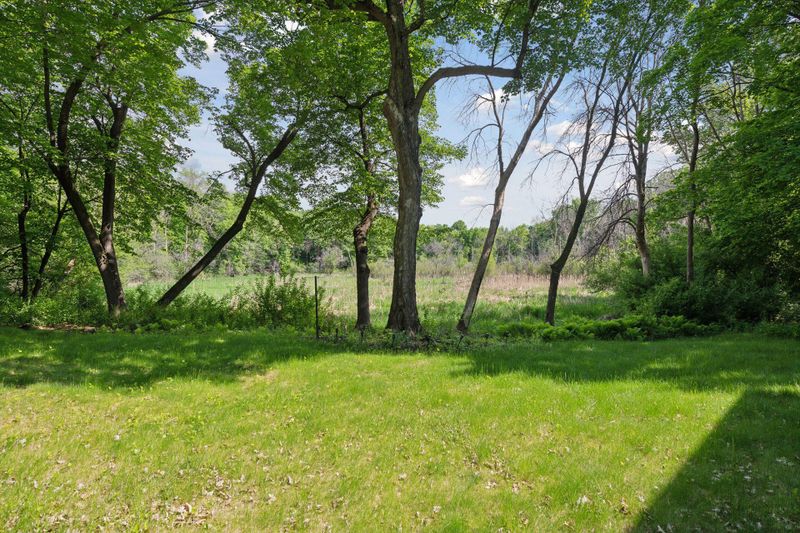 4735 Spring Creek Dr, Deephaven, MN 55331