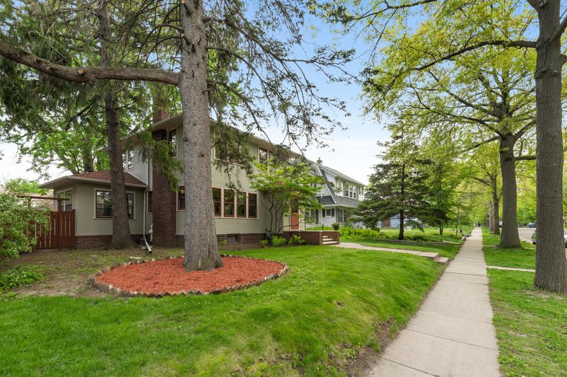1892 Princeton Ave, Saint Paul, MN 55105