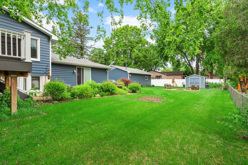 16490 Genesee Ct W, Rosemount, MN 55068