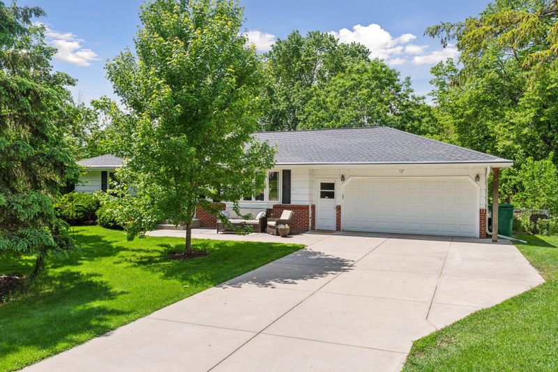 8800 Poplar Bridge Rd, Minneapolis, MN 55437