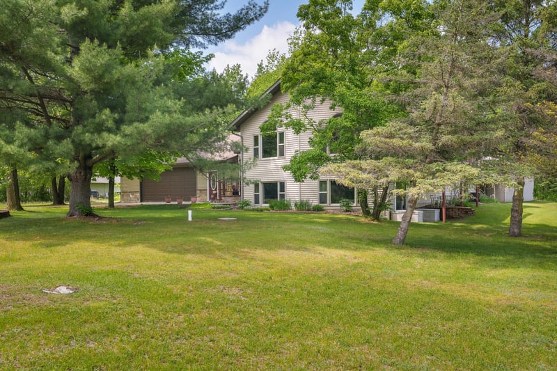N6836 River Ridge Ln, Durand, WI 54736