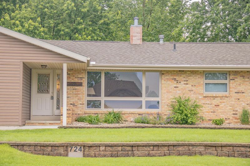 724 Kentucky Ave, Adrian, MN 56110