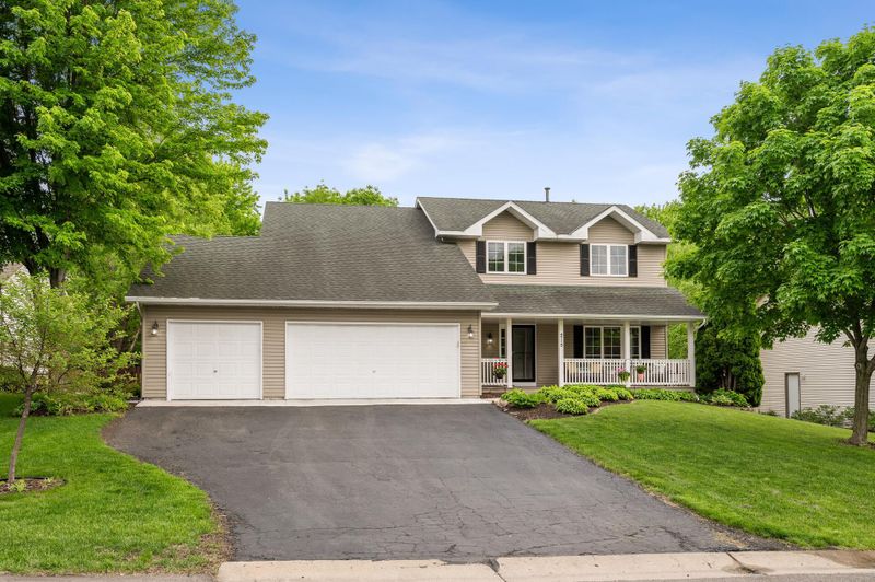 215 Jaspers Cir S, Chaska, MN 55318
