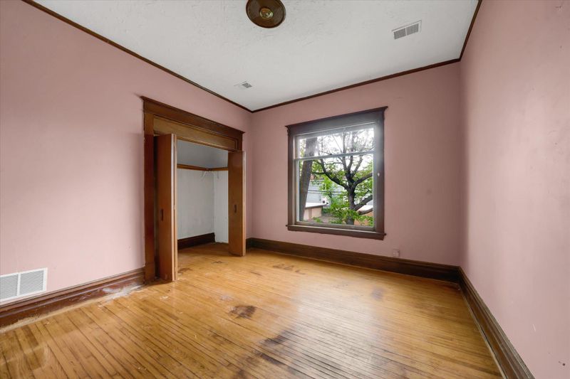 739 Edgerton St, Saint Paul, MN 55130