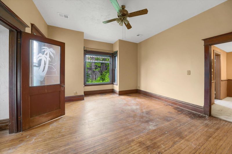 739 Edgerton St, Saint Paul, MN 55130
