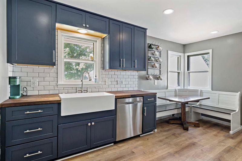 509 Broadway St E, Osseo, MN 55369