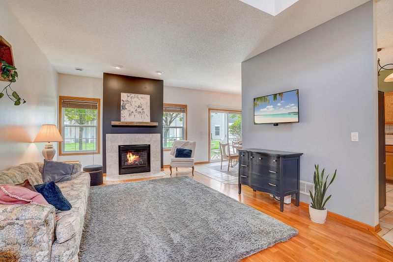 8078 Stratford Cir S, Shakopee, MN 55379