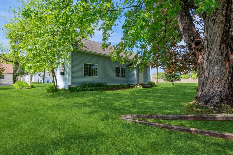 240 5th Ave SE, Milaca, MN 56353