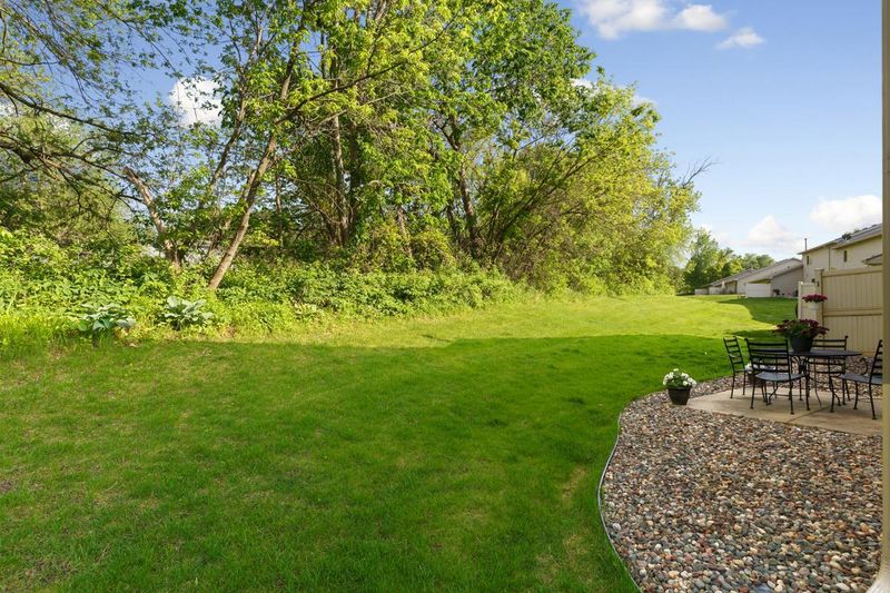 2431 Birn Hill Dr, Faribault, MN 55021