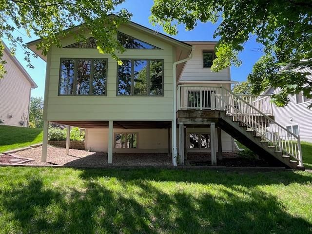 10472 Lee Dr, Eden Prairie, MN 55347