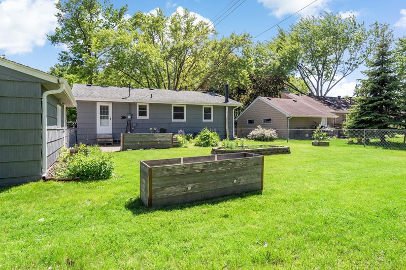 8208 32nd Pl N, Crystal, MN 55427