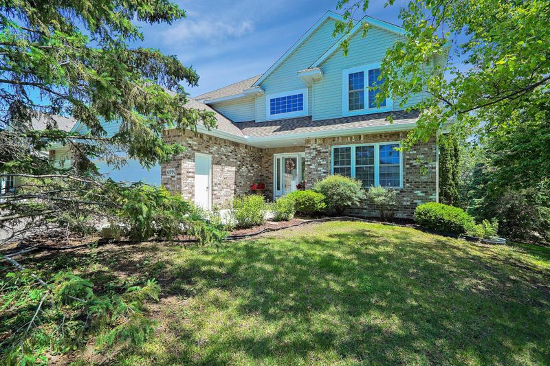 6991 Country Oaks Rd, Excelsior, MN 55331