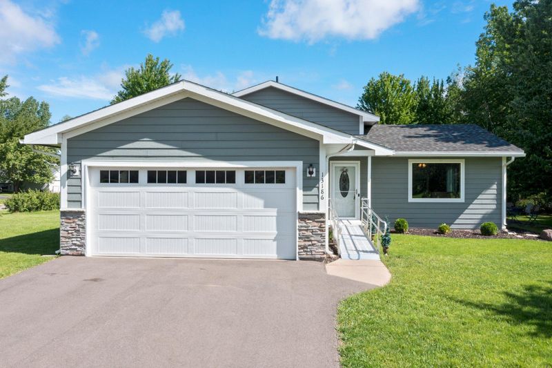 13186 295th St, Lindstrom, MN 55045
