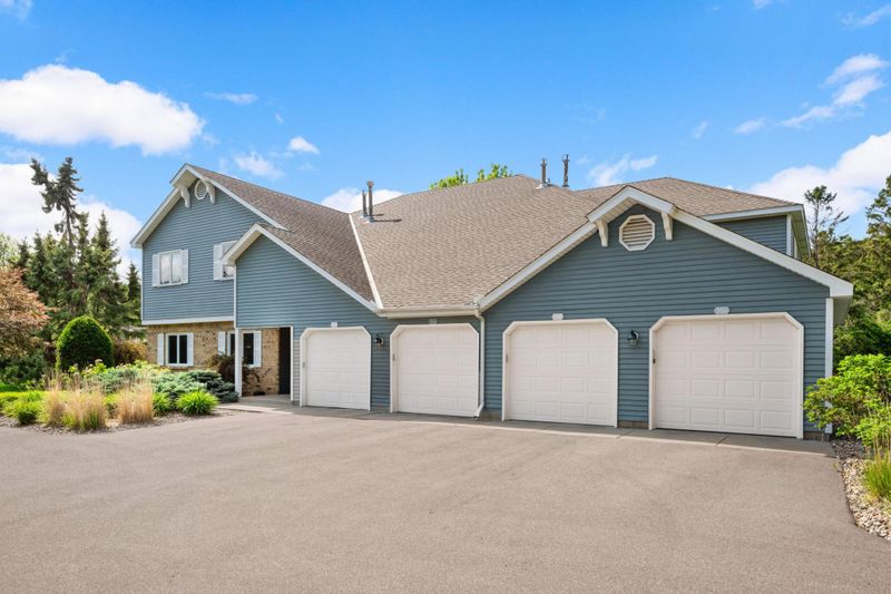 7316 Hames Way, Eden Prairie, MN 55346