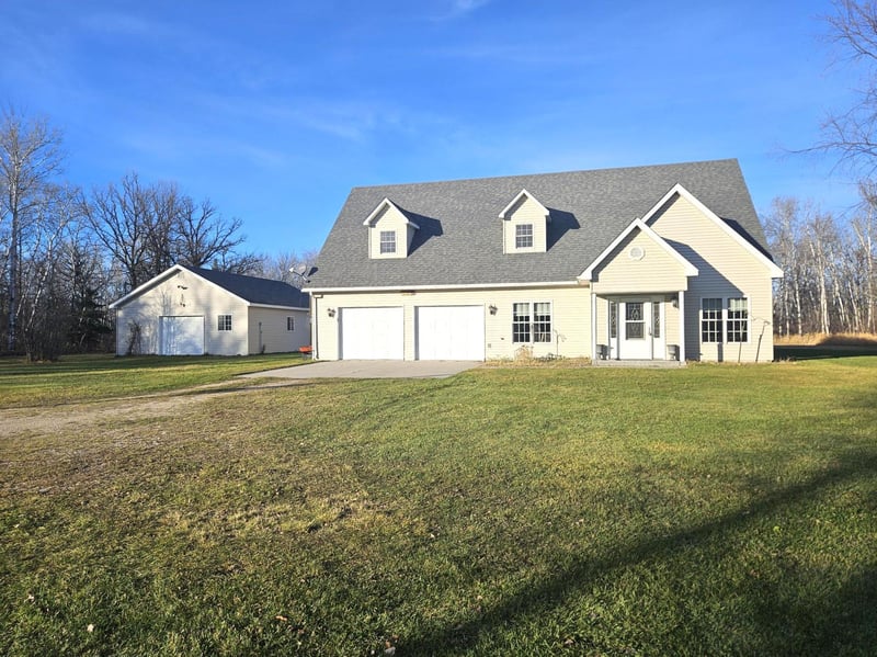 14372 340th St NE, Middle River, MN 56737
