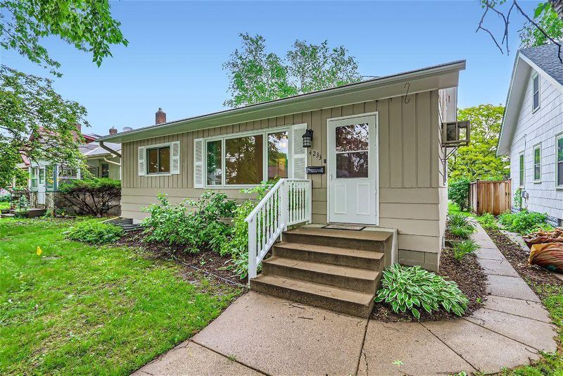 4233 41st Ave S, Minneapolis, MN 55406