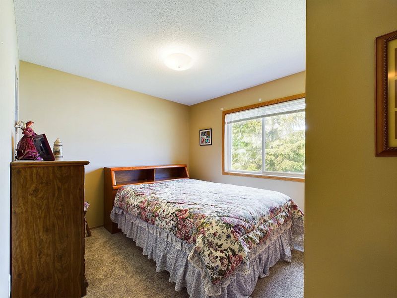 205 E 6th St, Starbuck, MN 56381