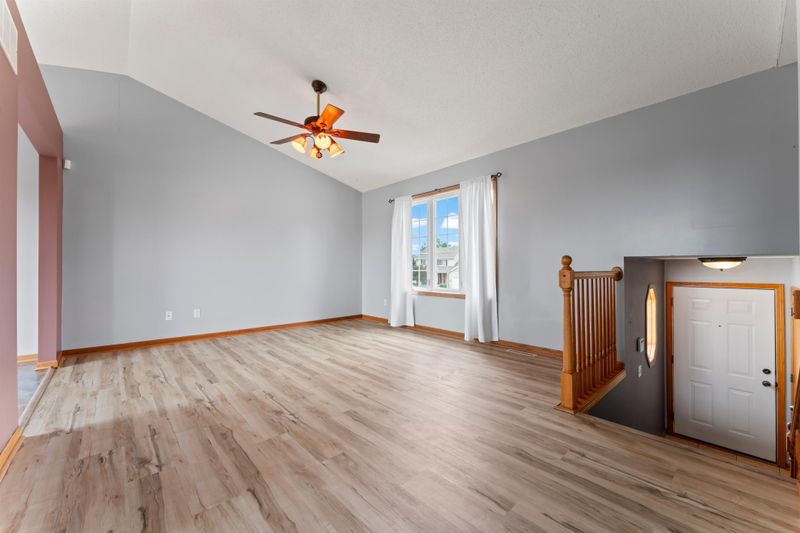 6132 Jonathan Ln NW, Rochester, MN 55901