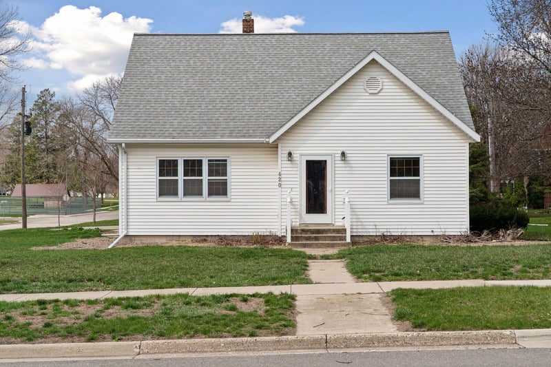 420 1st Ave, Sacred Heart, MN 56285