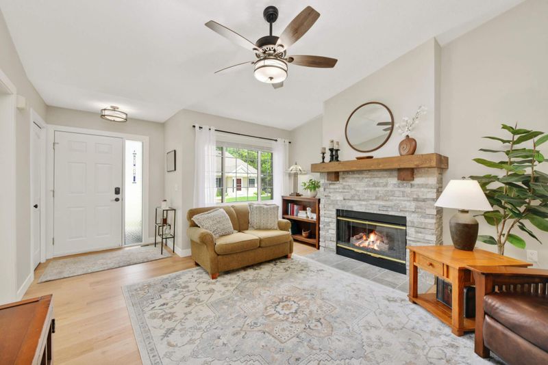 8540 Mayfield Ct, Chanhassen, MN 55317