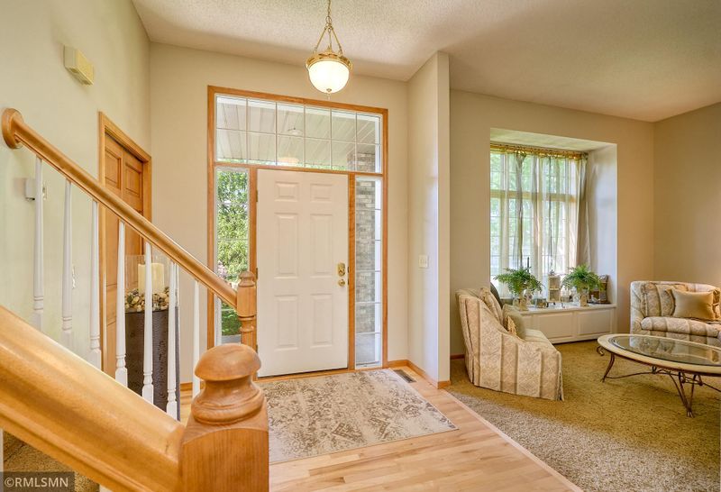 677 August Dr, Chaska, MN 55318
