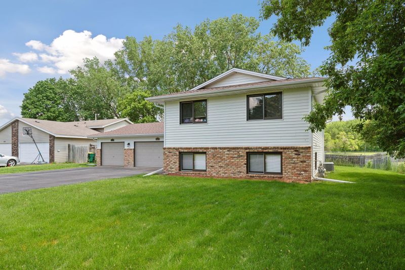 8208 Quebec Ct N, Brooklyn Park, MN 55445