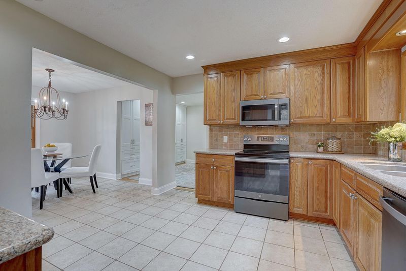 8420 Westbend Rd, Minneapolis, MN 55427