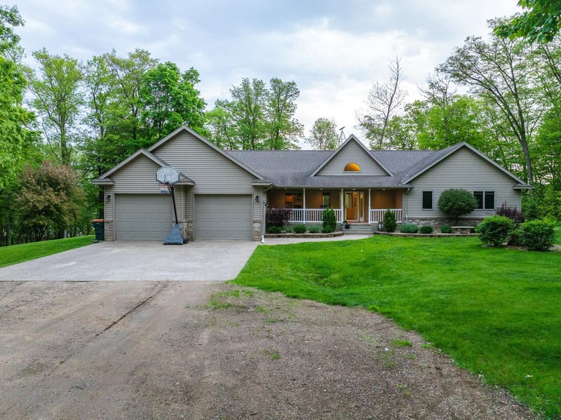 17798 Dutchman Dr, Burtrum, MN 56318