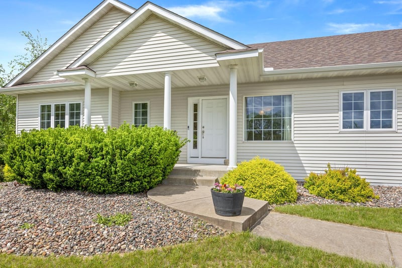 19305 Driscoll St NW, Nowthen, MN 55330