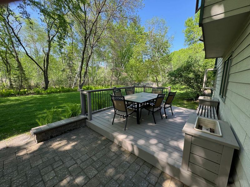 1055 Lawnview Ave, Shoreview, MN 55126