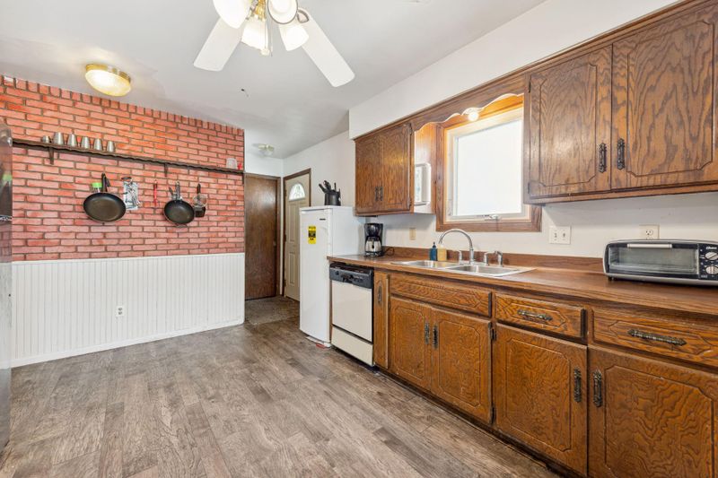 1896 Ivy Ave E, Saint Paul, MN 55119