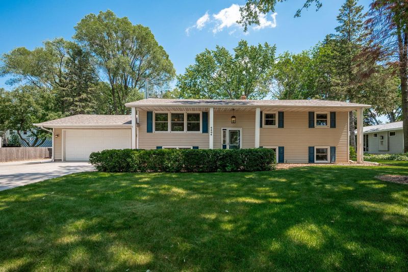 4404 Galtier St, Shoreview, MN 55126