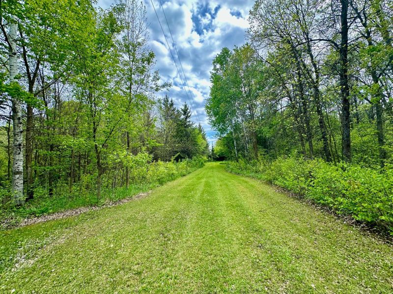 38105 Cr 33, Roseau, MN 56751