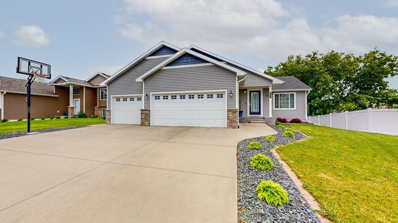 907 6th Ave NE, Kasson, MN 55944