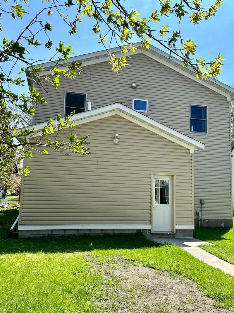 902 2nd St, International Falls, MN 56649