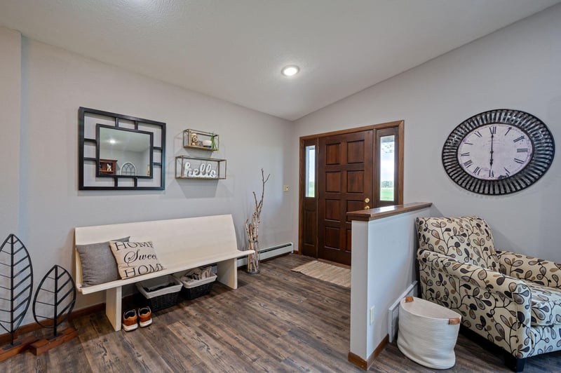 1655 17th St, Windom, MN 56101