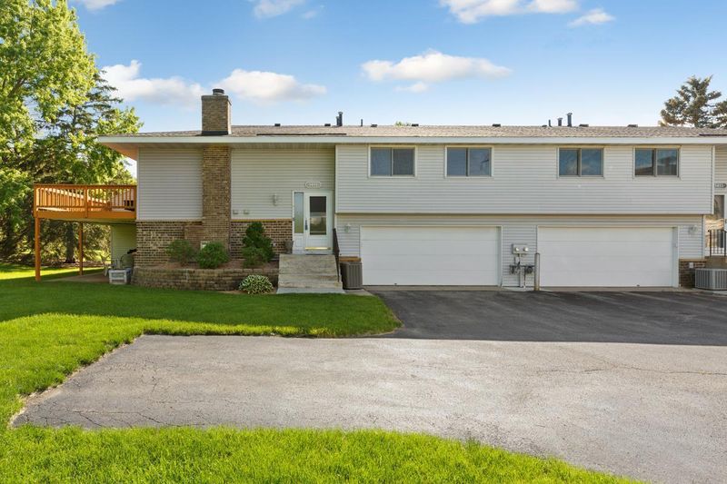 1415 Oak Leaf Ln, Burnsville, MN 55337