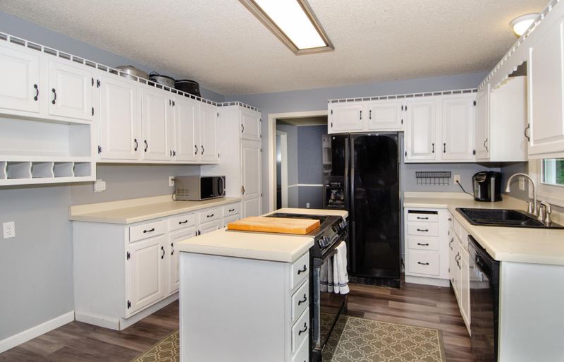 977 122nd Ln NW, Coon Rapids, MN 55448