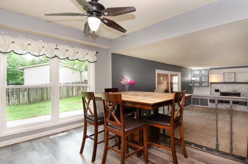 977 122nd Ln NW, Coon Rapids, MN 55448