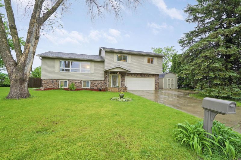 1004 N High St, Lake City, MN 55041