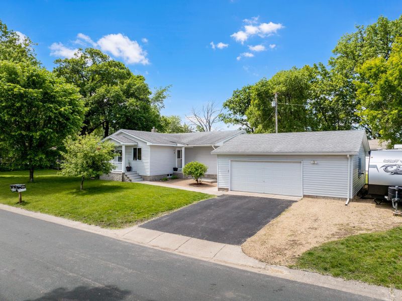6259 Nathan Ln N, Maple Grove, MN 55369