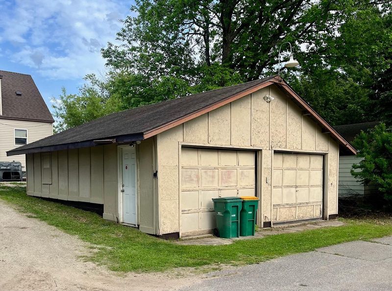 1023 Gary St, Calumet, MN 55716