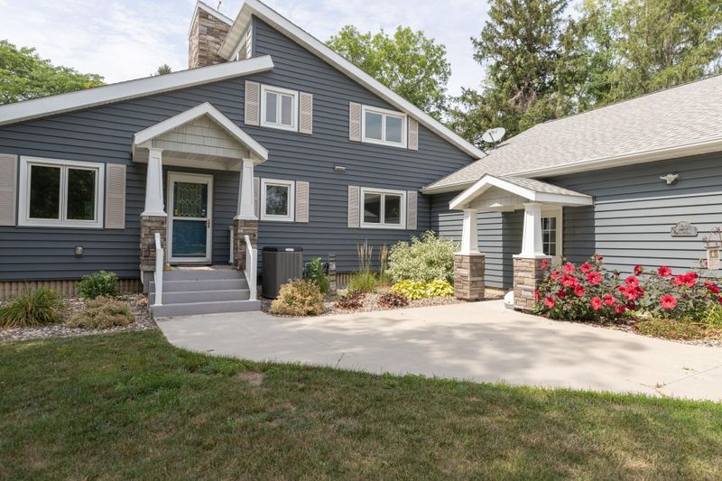 120 Walnut St, Zumbrota, MN 55992