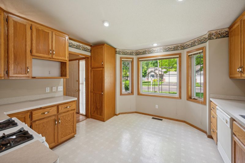 944 105th Ave NW, Minneapolis, MN 55433