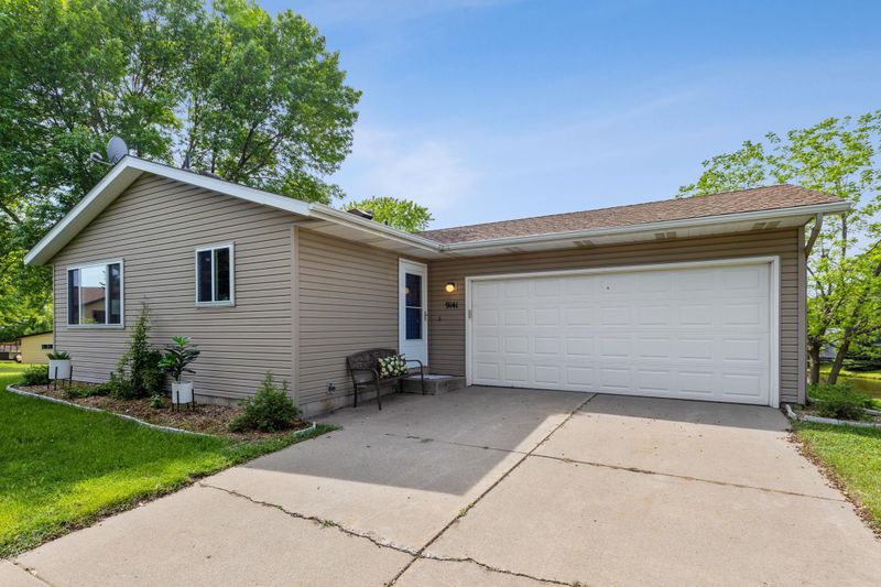 9141 Tanager Cir, Monticello, MN 55362