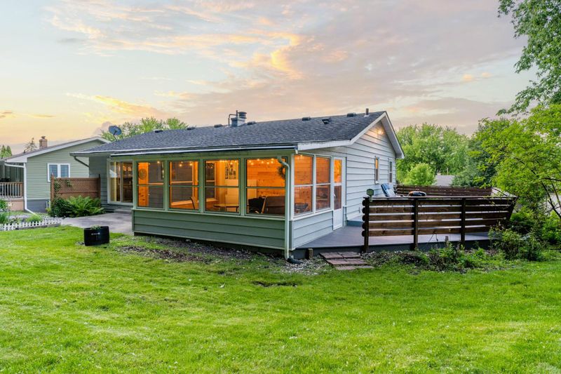 15 Sunrise Dr, New Ulm, MN 56073