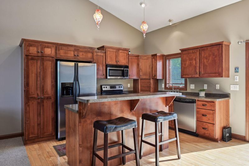 575 Kadler Ave NE, Hanover, MN 55341