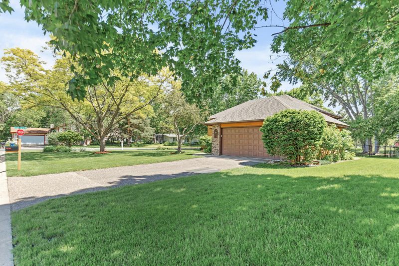 11779 98th Pl N, Maple Grove, MN 55369