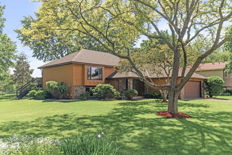 11779 98th Pl N, Maple Grove, MN 55369