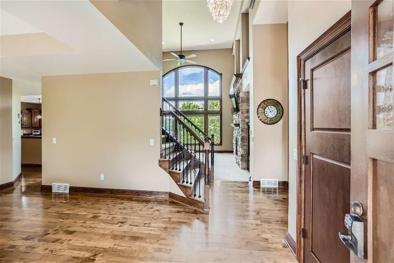 8064 Vagabond Ln N, Maple Grove, MN 55311